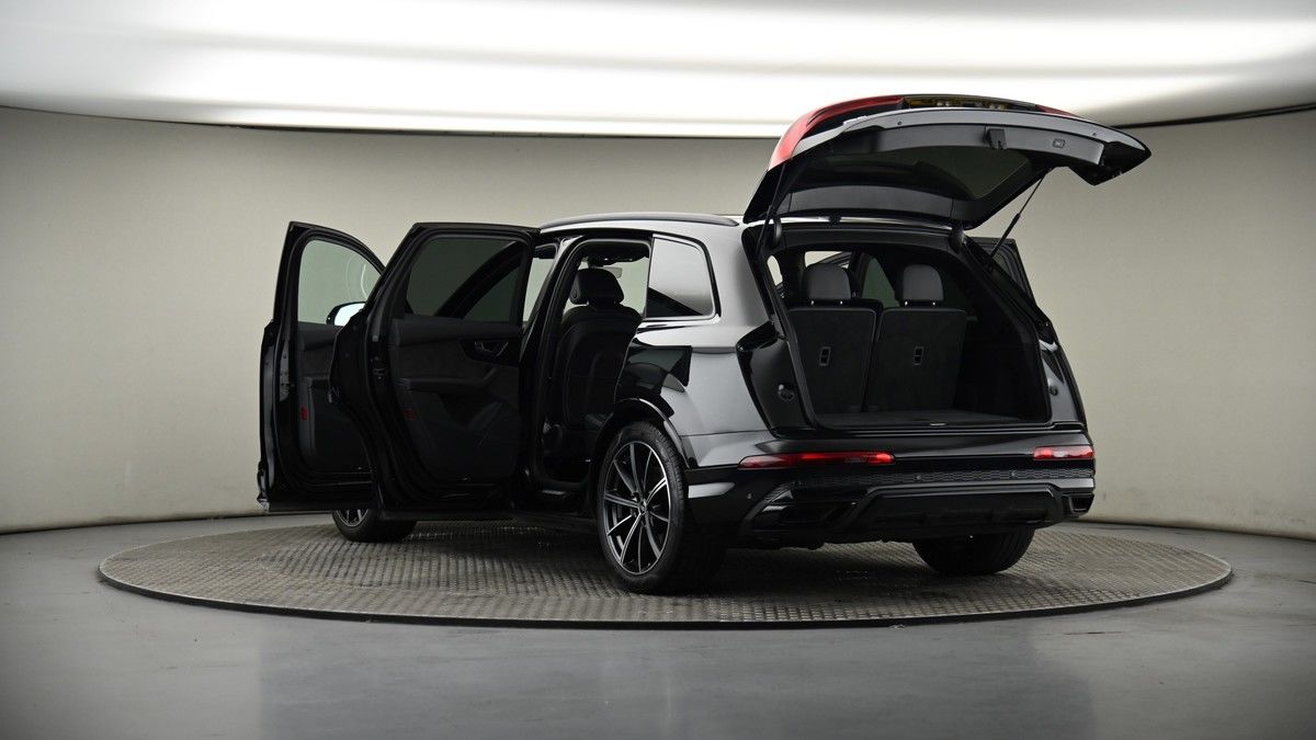Audi Q7 Image 7