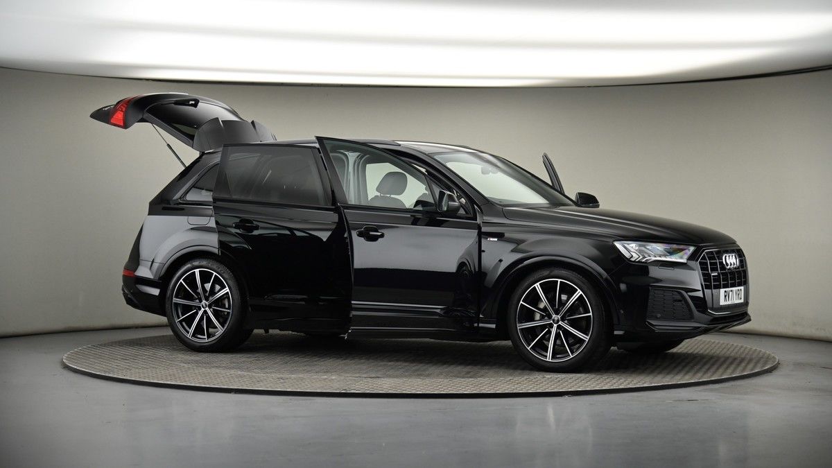 More views of Audi Q7