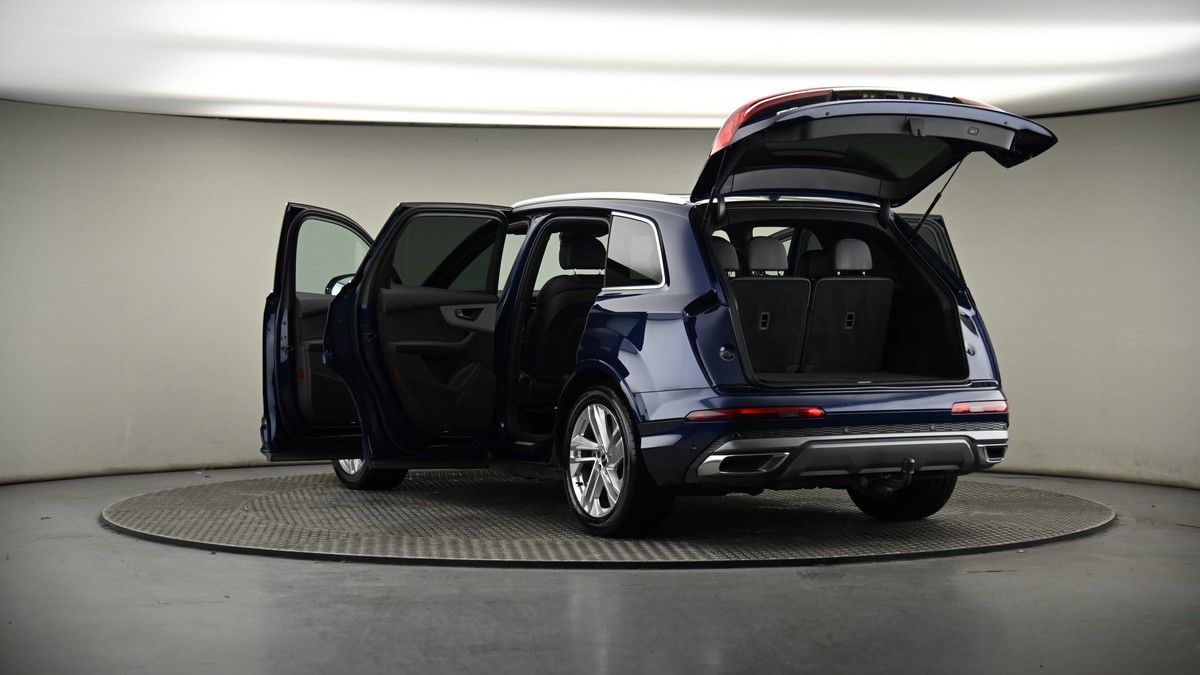 Audi Q7 Image 8