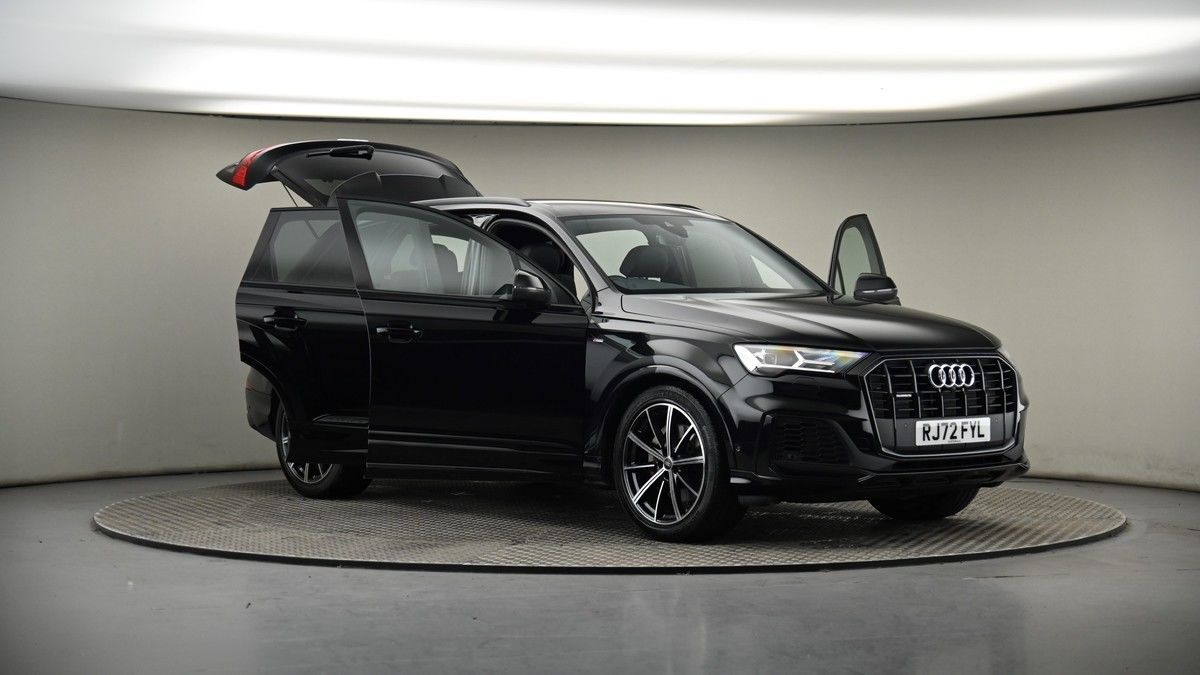 More views of Audi Q7