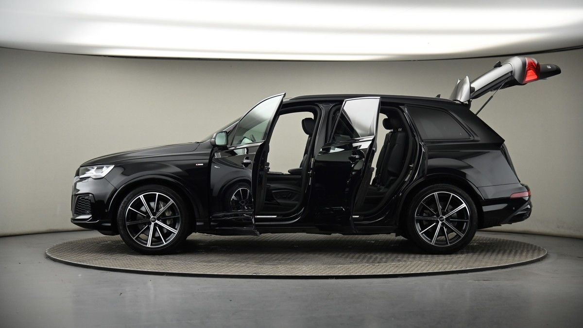 More views of Audi Q7