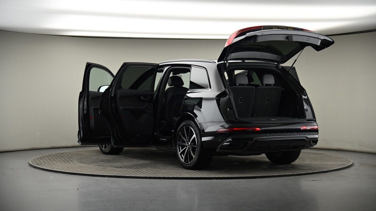 Audi Q7 Image 7