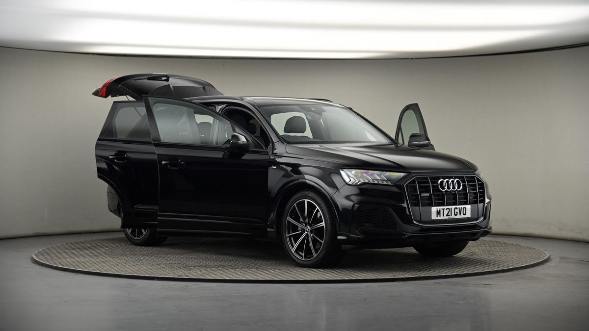 More views of Audi Q7