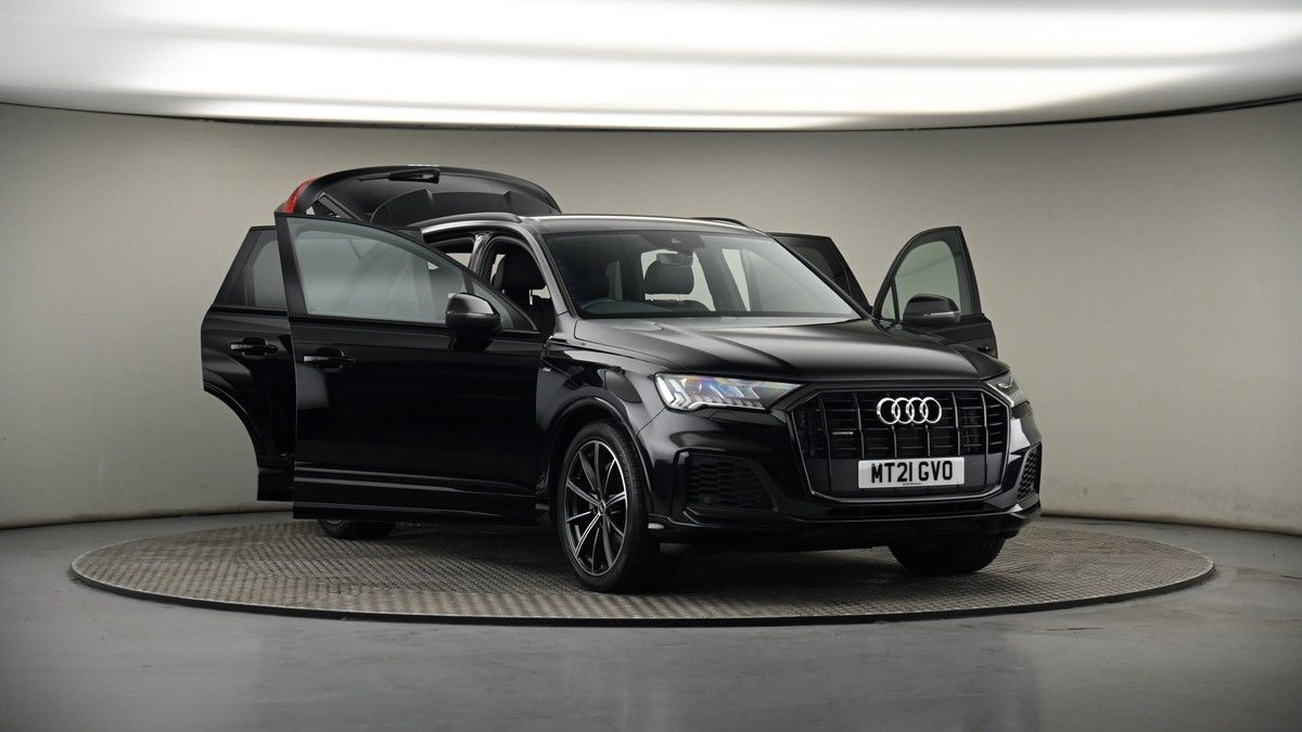 More views of Audi Q7