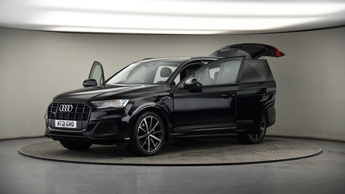 More views of Audi Q7