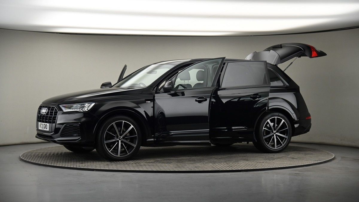 More views of Audi Q7