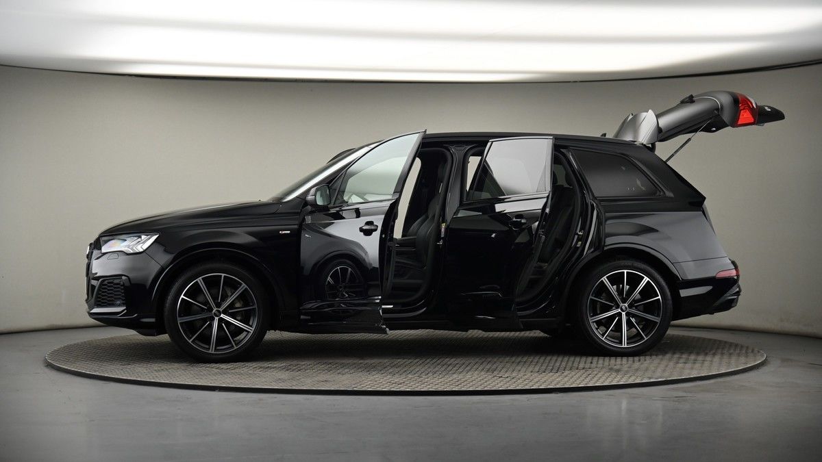 More views of Audi Q7
