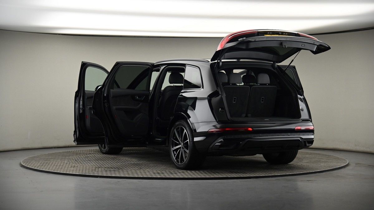 Audi Q7 Image 8