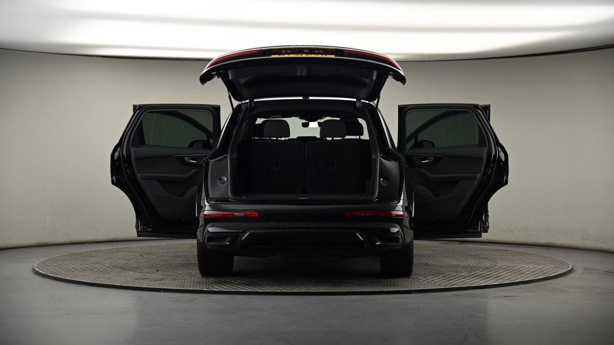More views of Audi Q7