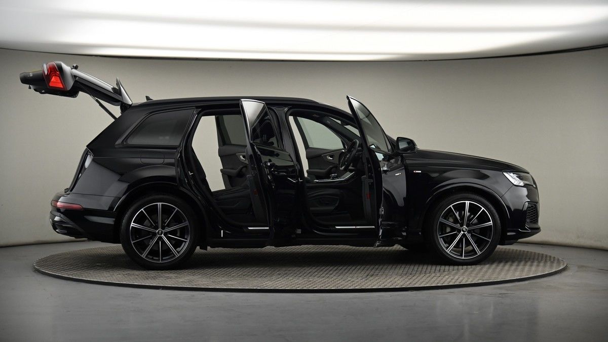 More views of Audi Q7