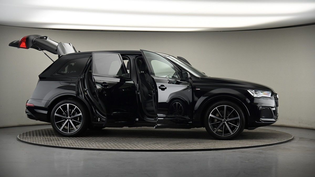 More views of Audi Q7
