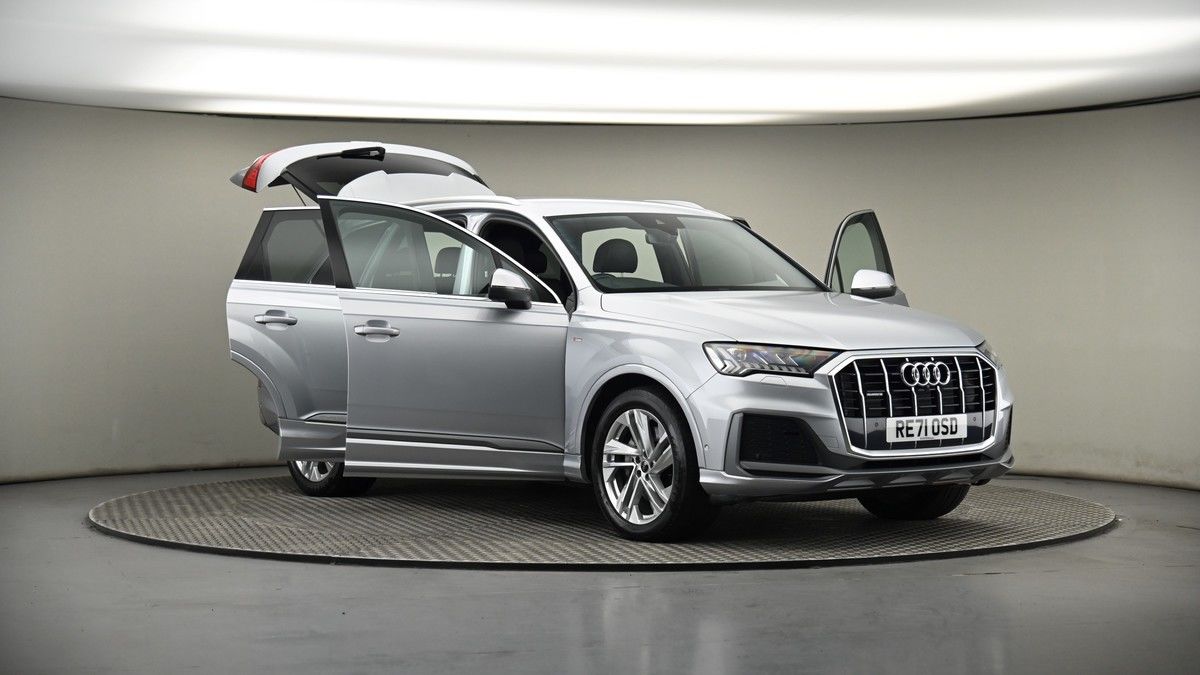 More views of Audi Q7