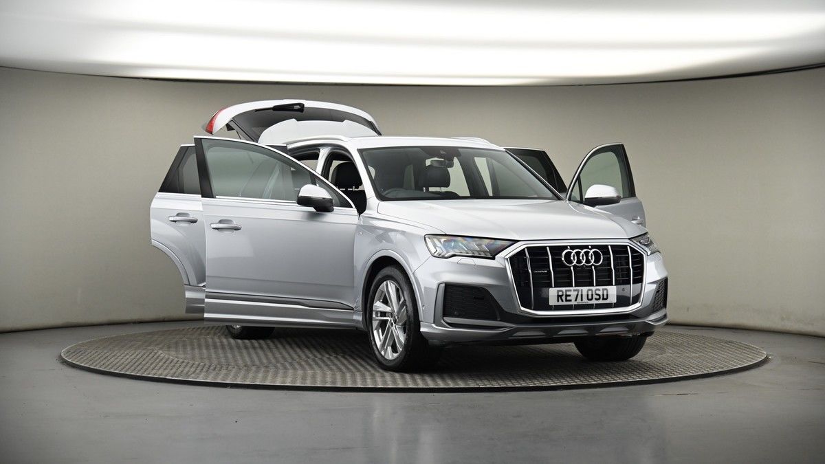 More views of Audi Q7