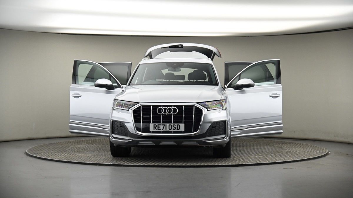 More views of Audi Q7