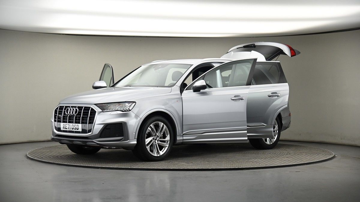 More views of Audi Q7