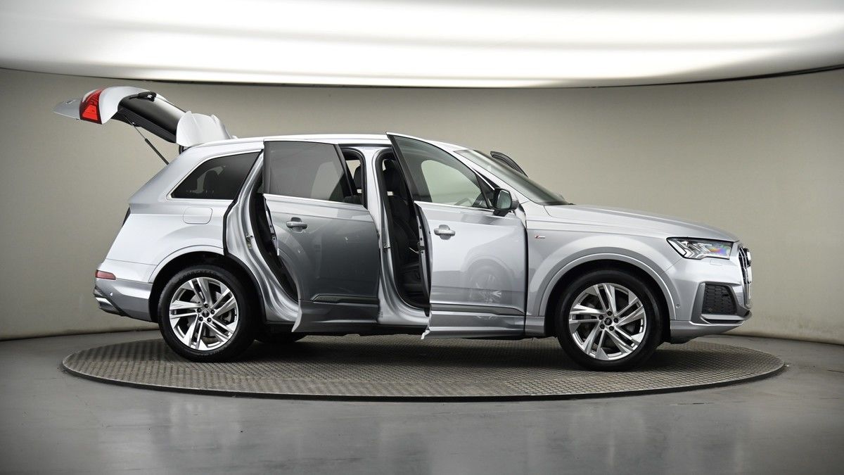 More views of Audi Q7