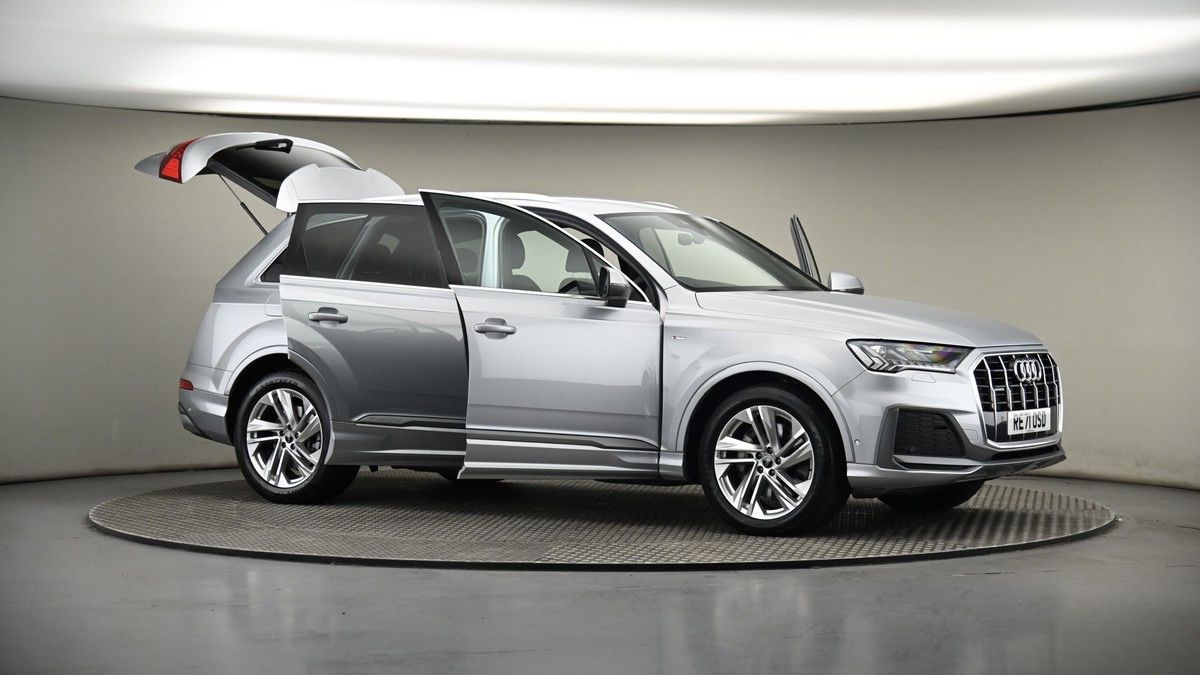 More views of Audi Q7
