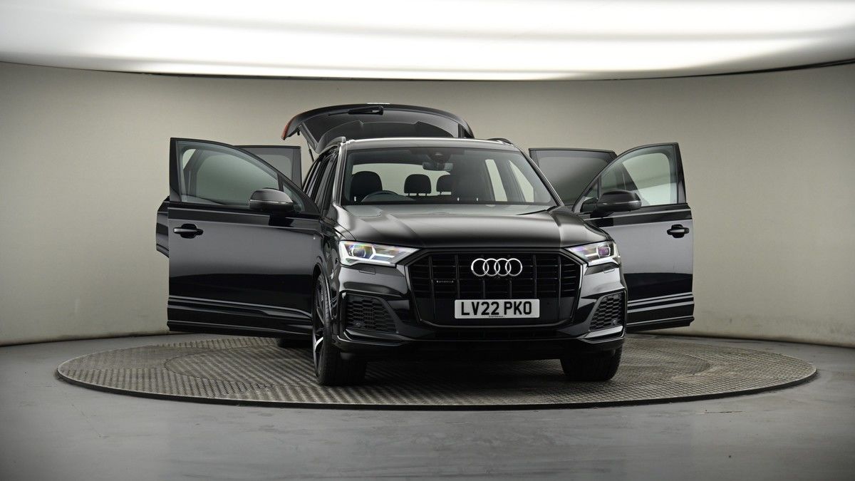 More views of Audi Q7