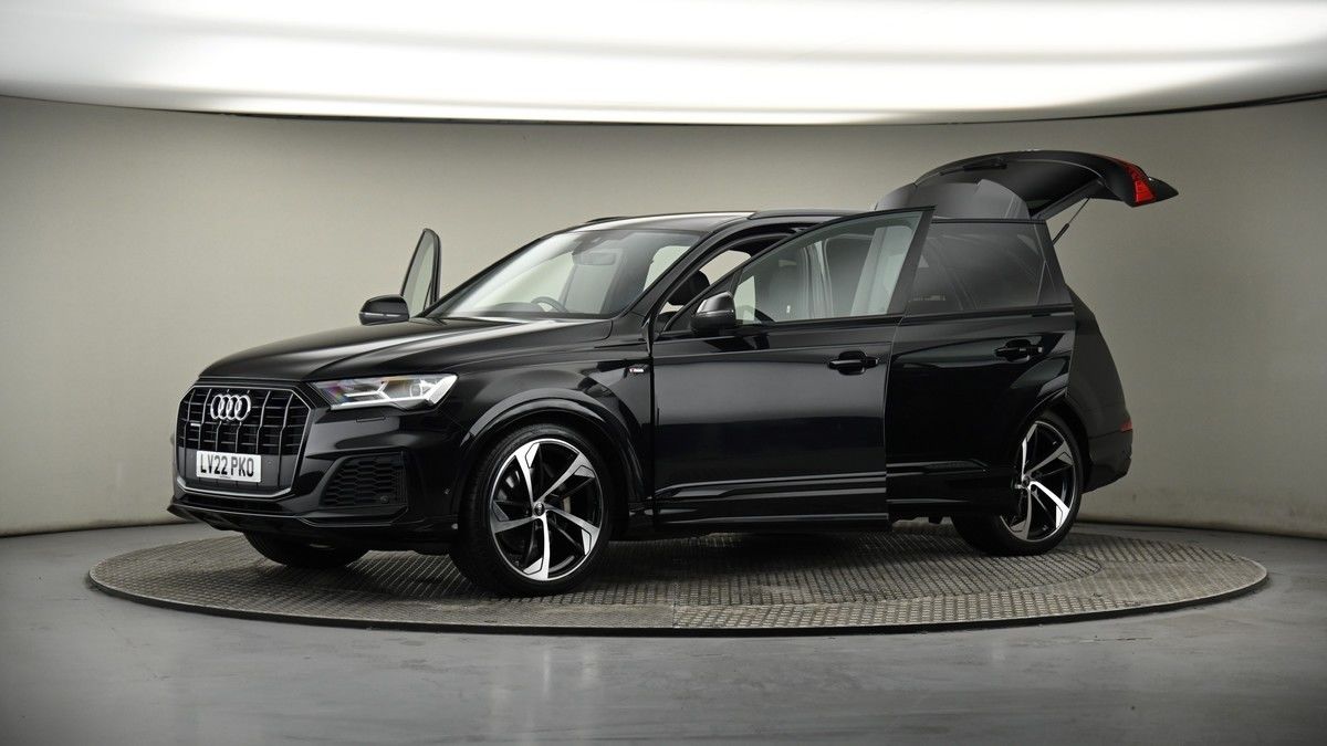 More views of Audi Q7
