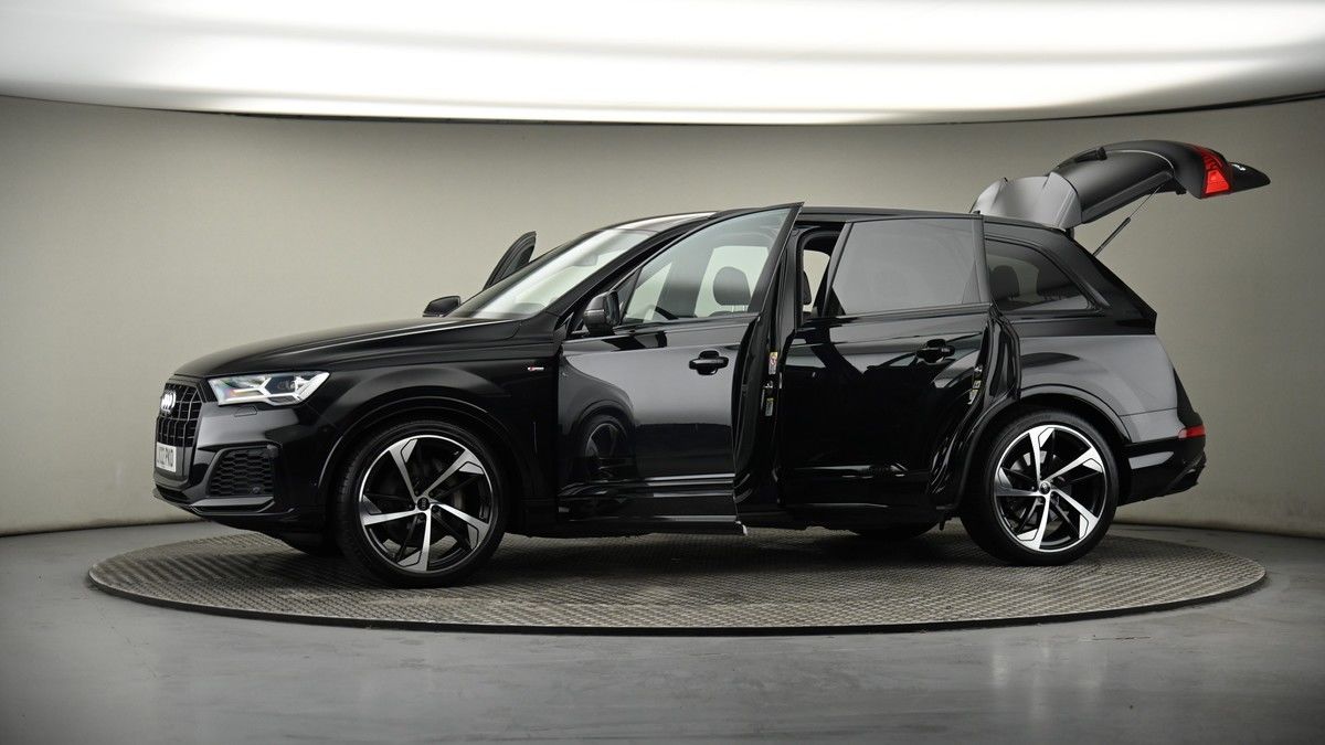 More views of Audi Q7