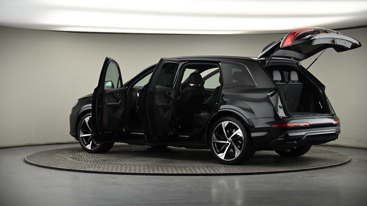 More views of Audi Q7