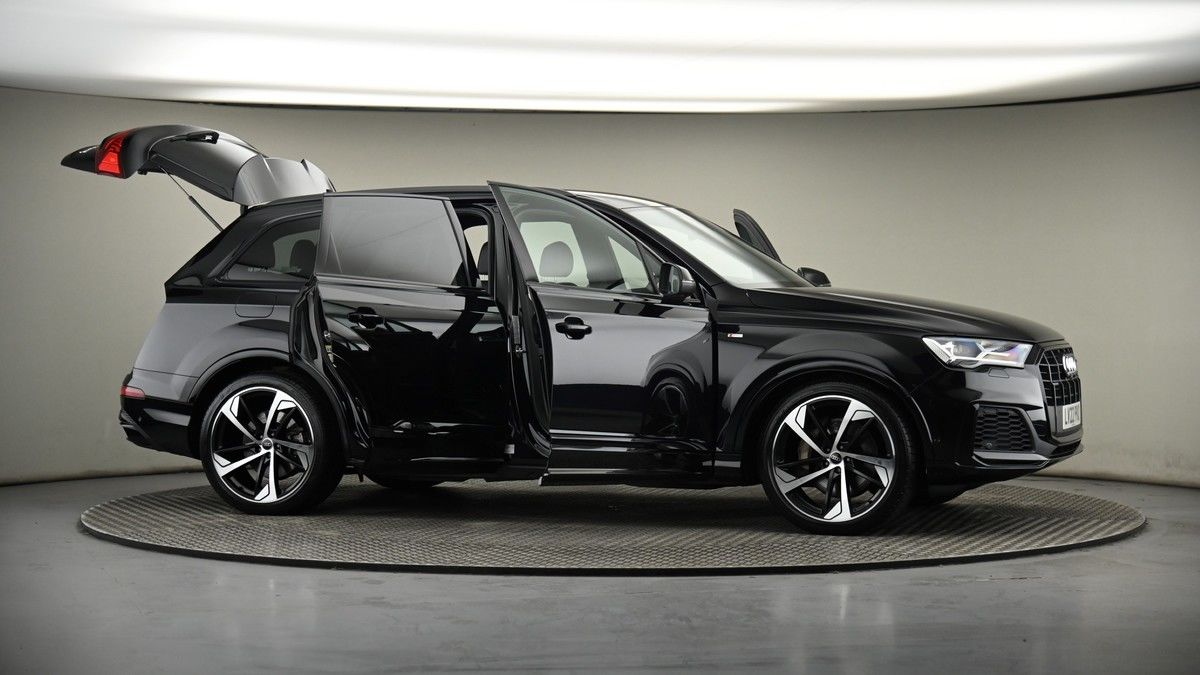 More views of Audi Q7