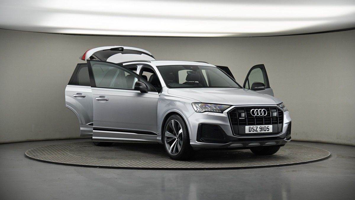 More views of Audi Q7