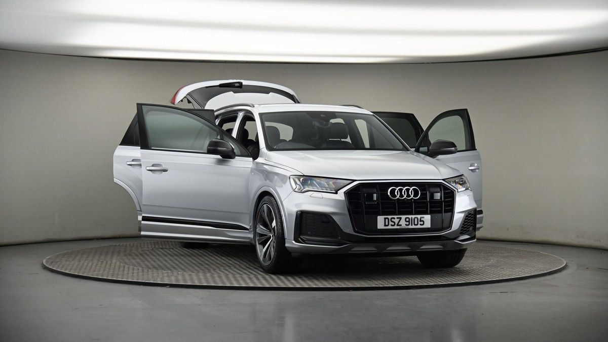 More views of Audi Q7