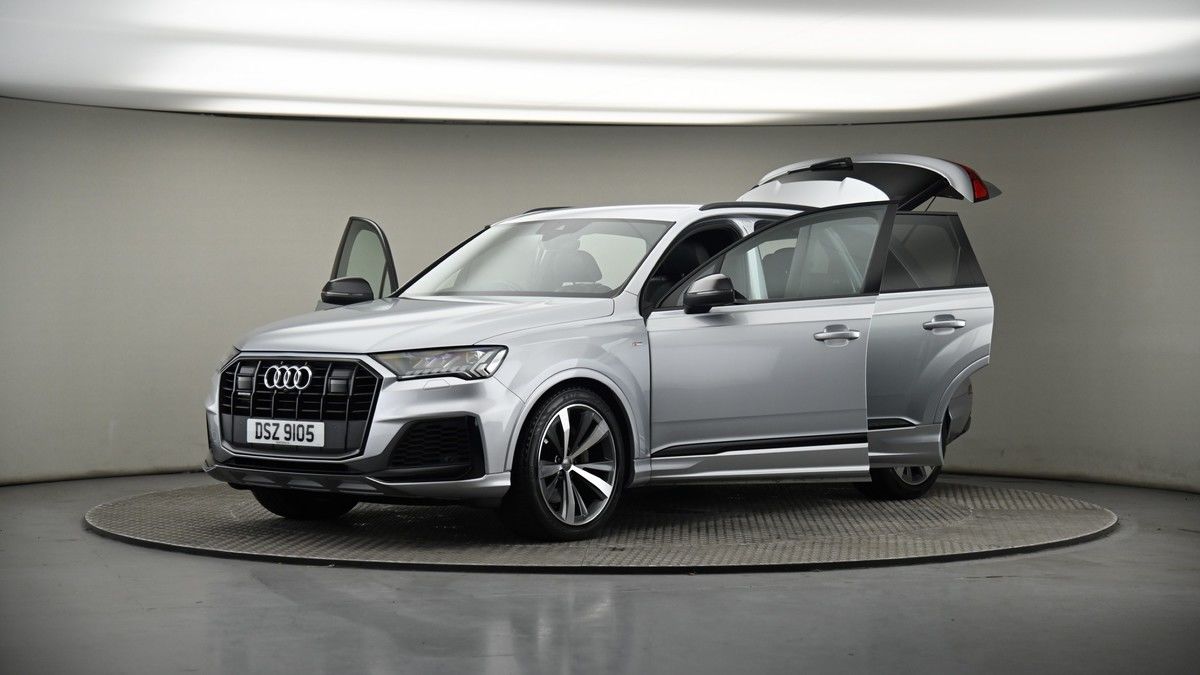 More views of Audi Q7
