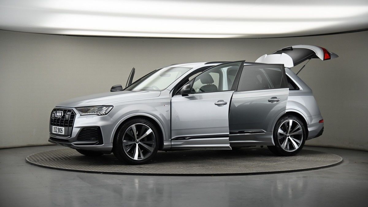 More views of Audi Q7