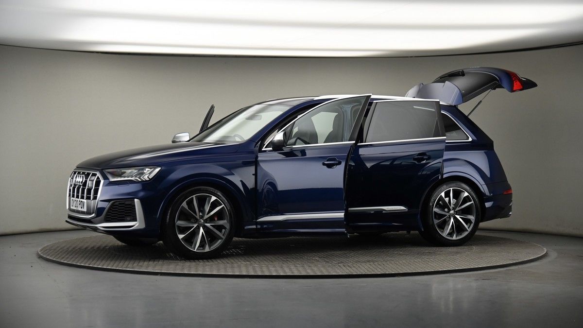 More views of Audi SQ7