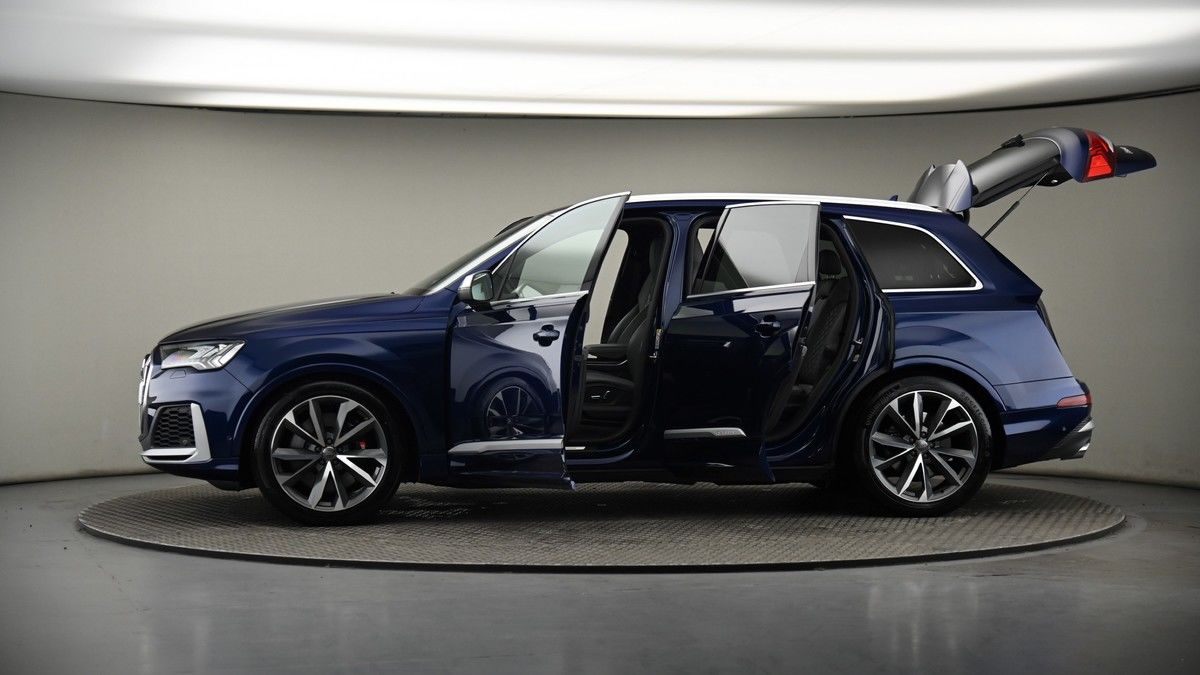 More views of Audi SQ7