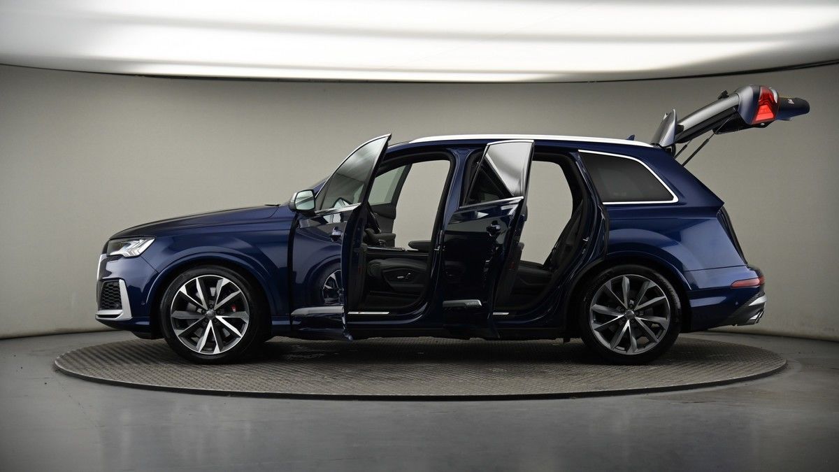 More views of Audi SQ7