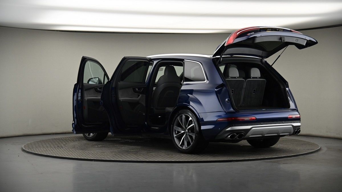 More views of Audi SQ7
