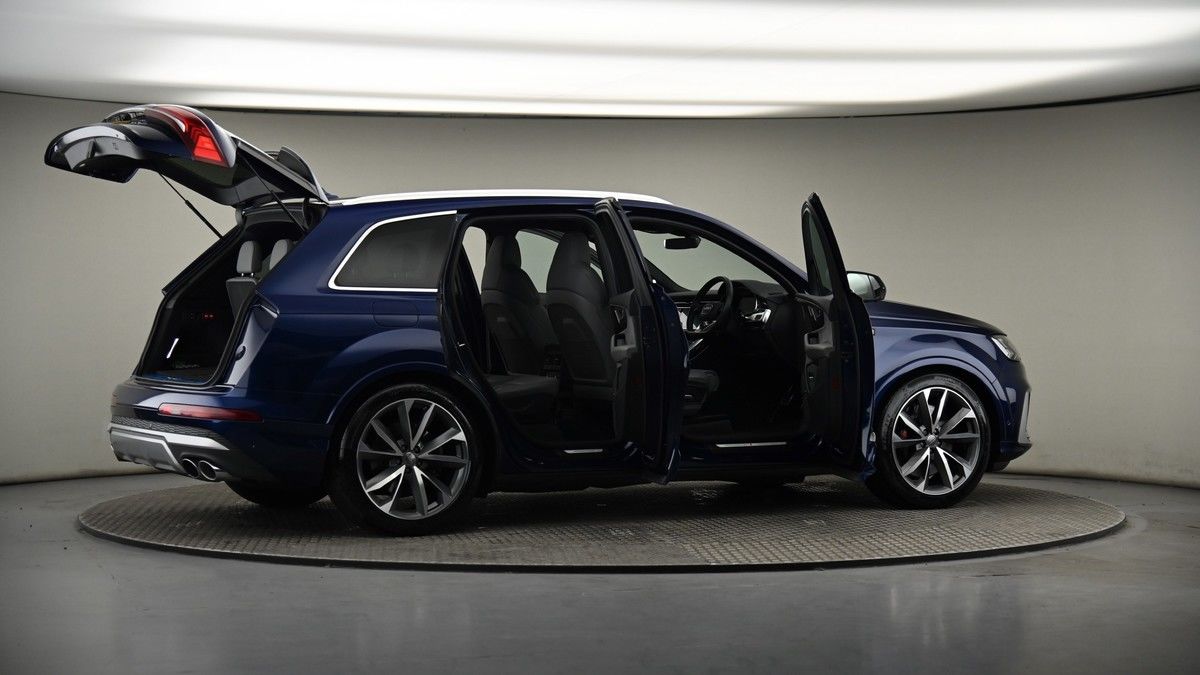 More views of Audi SQ7