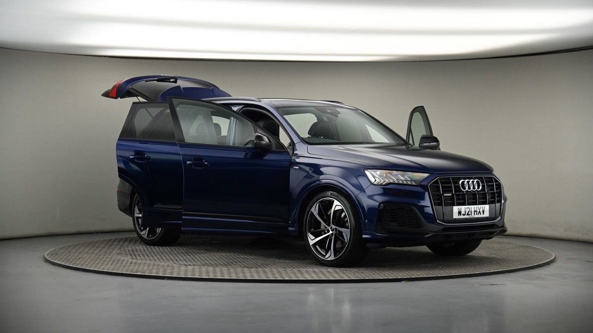 More views of Audi Q7