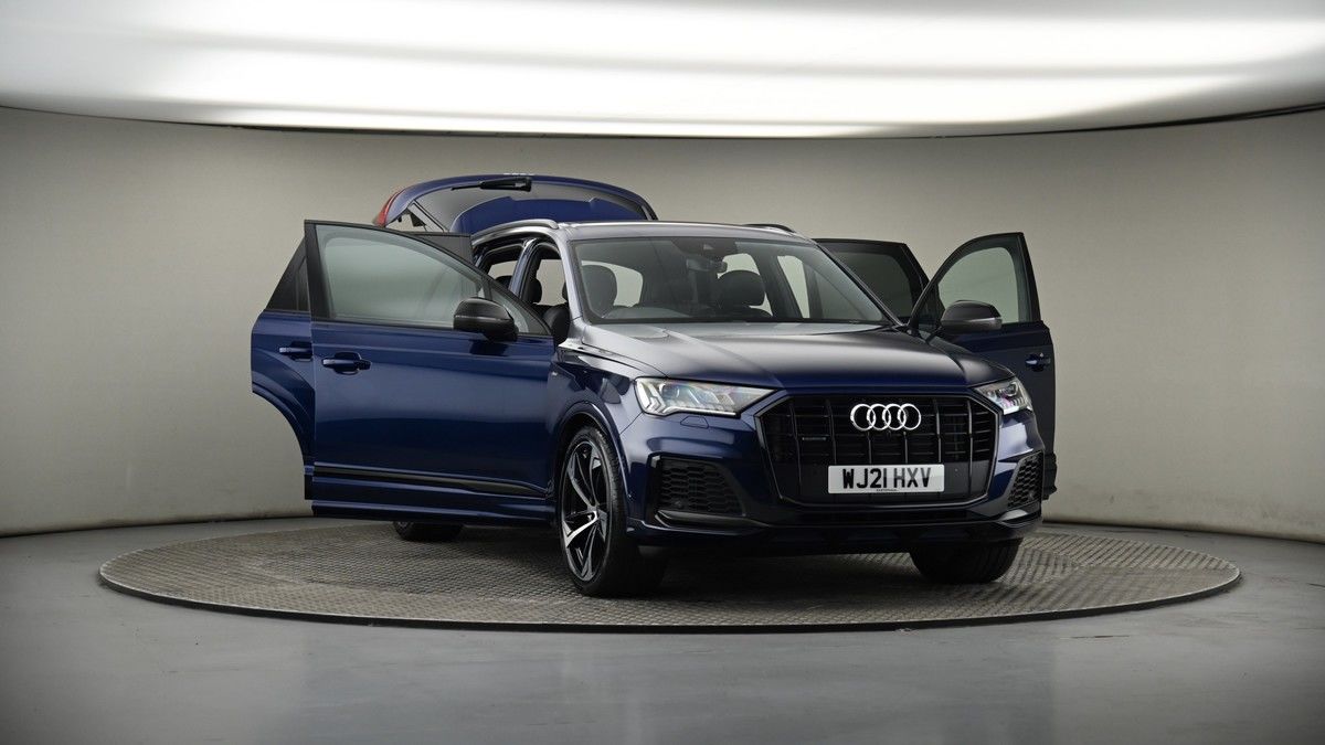More views of Audi Q7