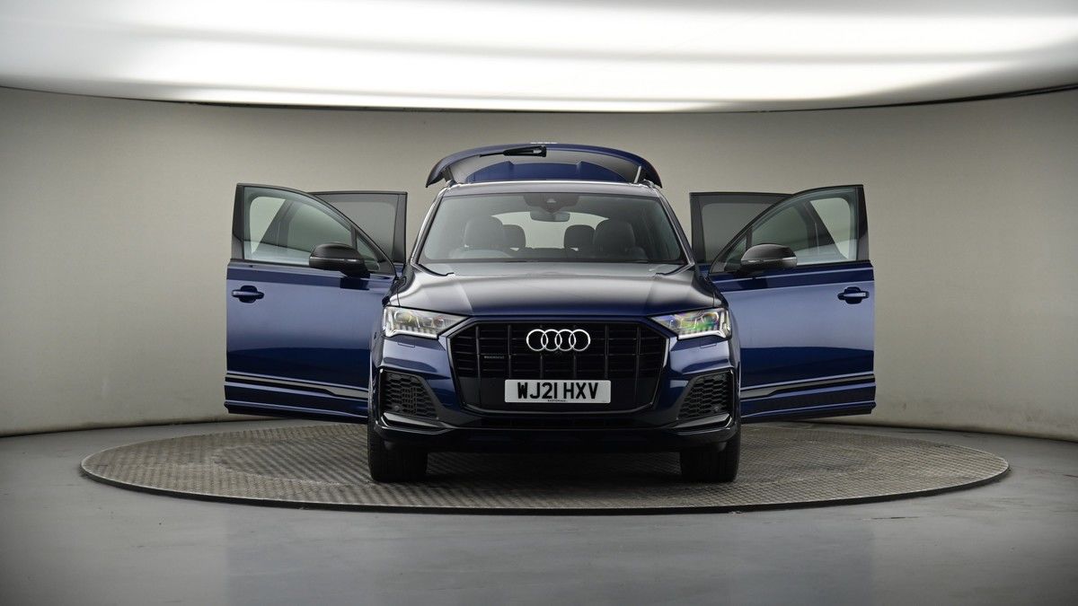 More views of Audi Q7