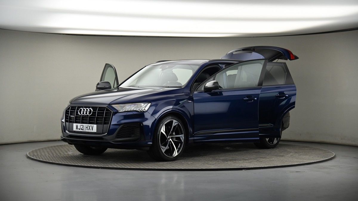 More views of Audi Q7