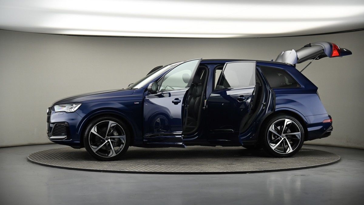 More views of Audi Q7