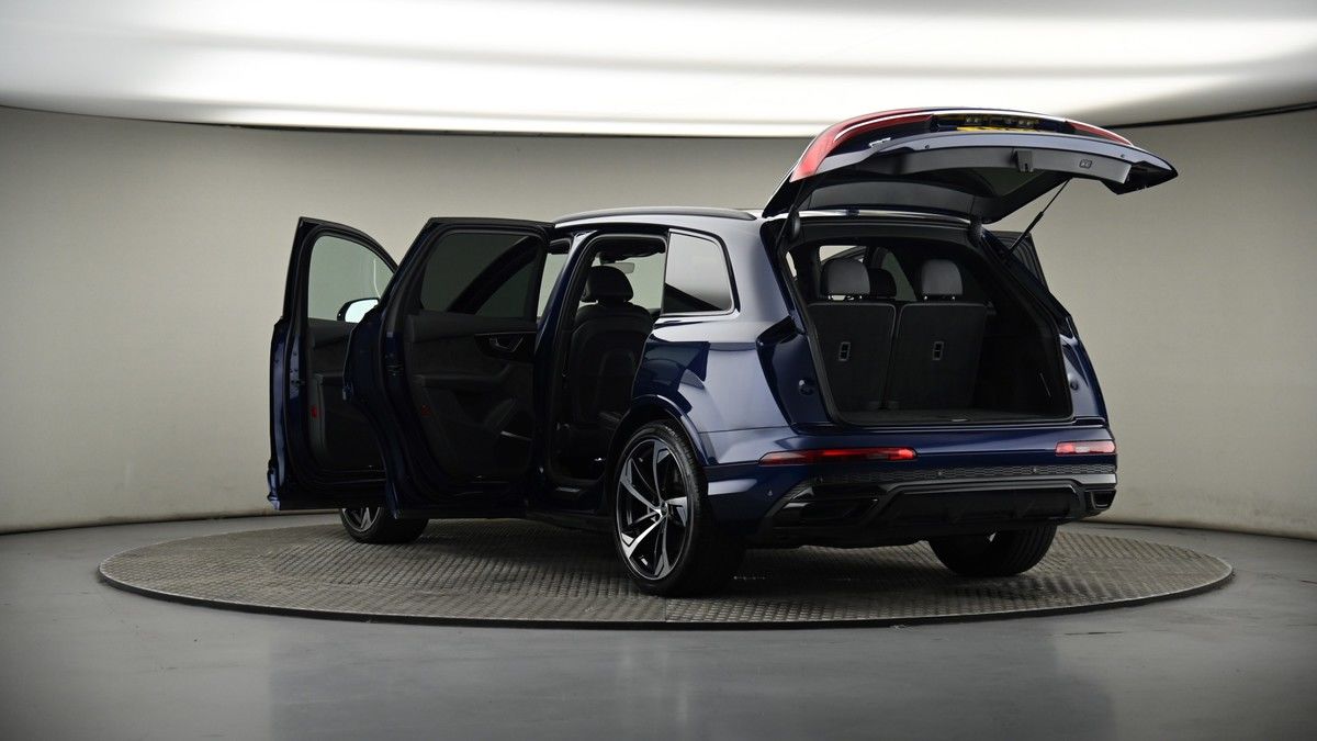 Audi Q7 Image 8