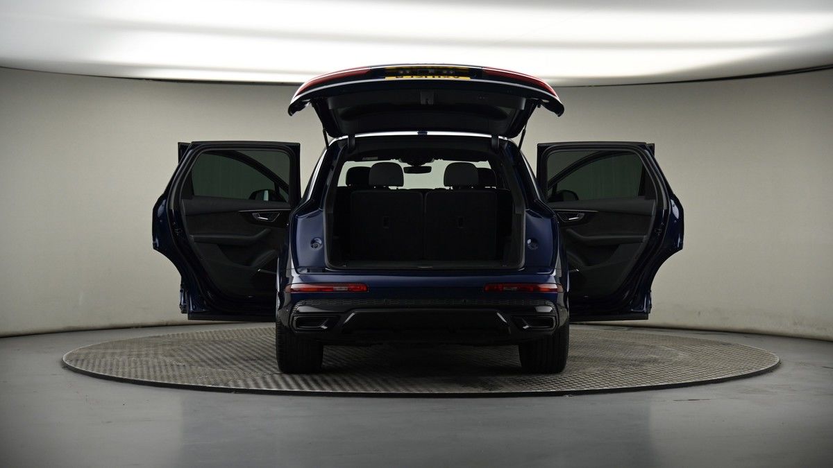 More views of Audi Q7