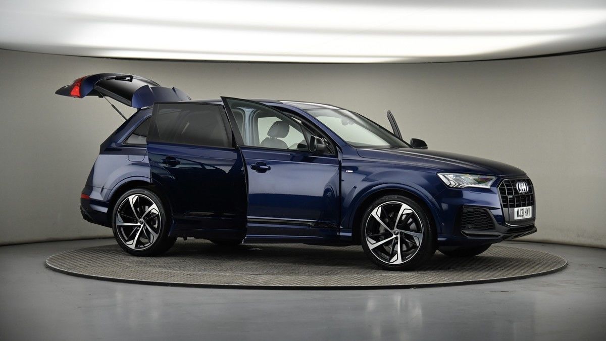 More views of Audi Q7