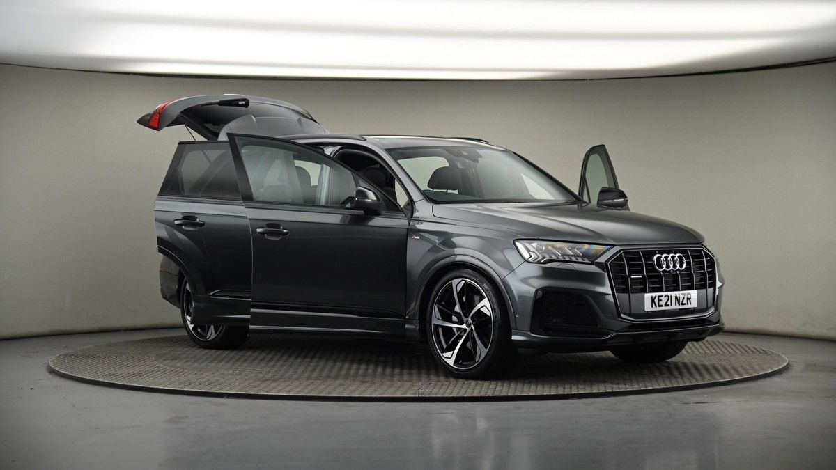 More views of Audi Q7