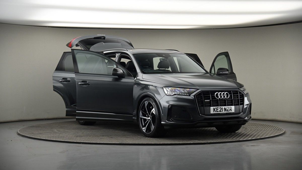 More views of Audi Q7