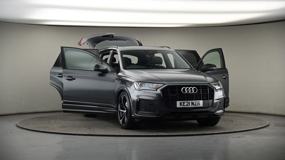 More views of Audi Q7