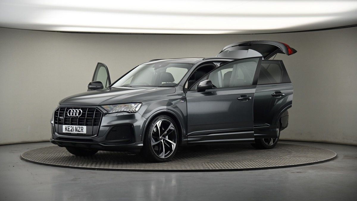 More views of Audi Q7