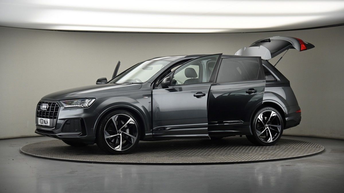 More views of Audi Q7