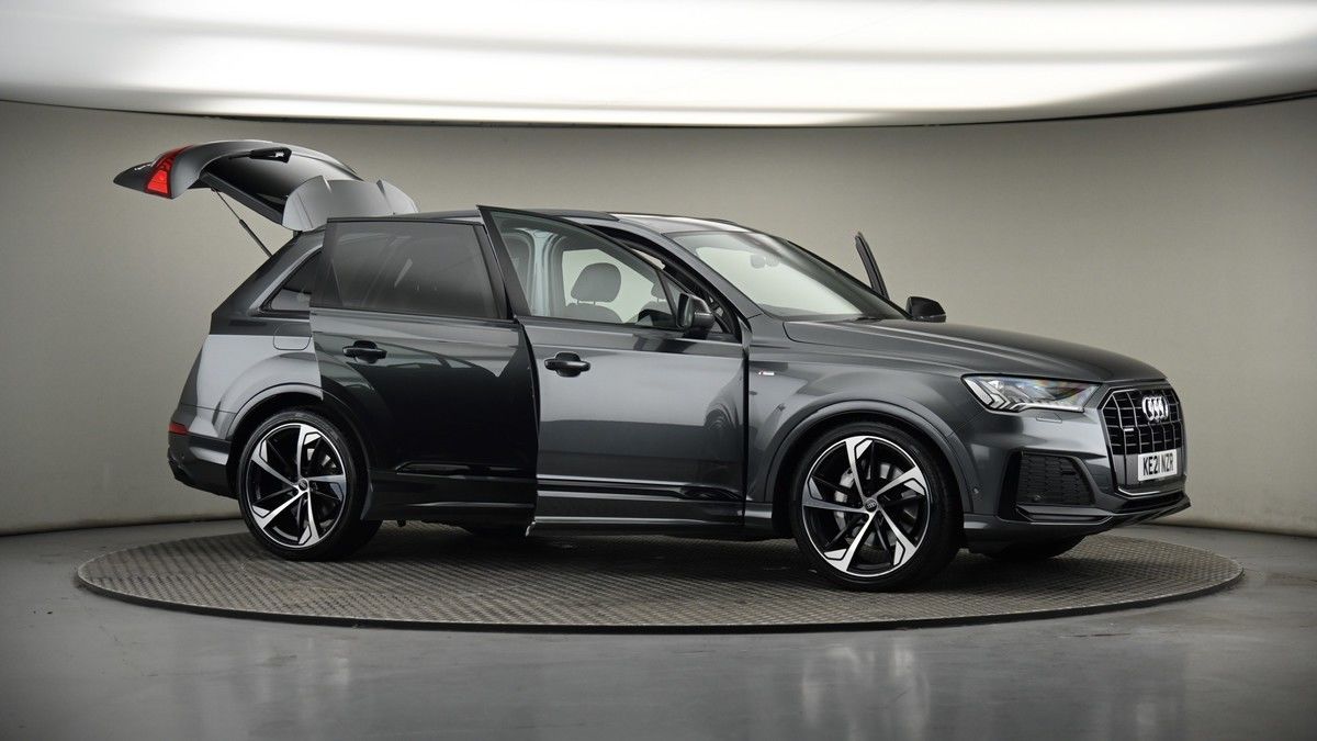 More views of Audi Q7
