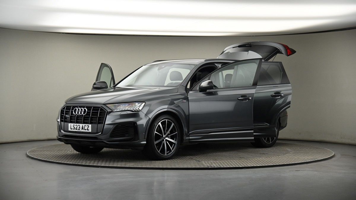 More views of Audi Q7